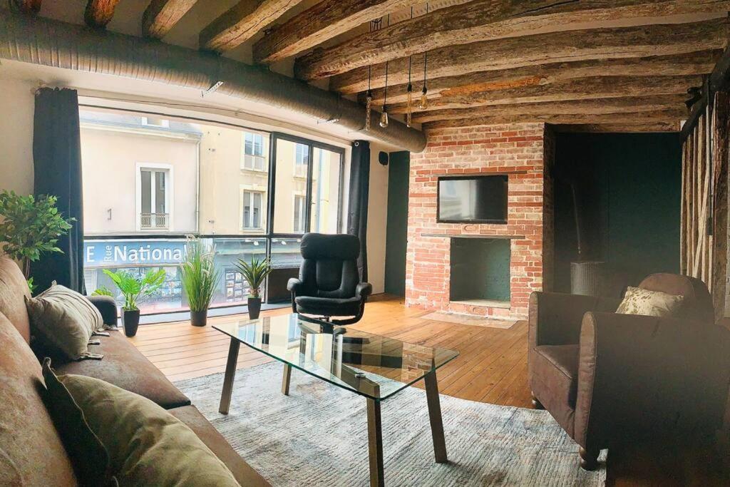 Grand Appartement Charme Ancien Et Confort Le Mans Esterno foto